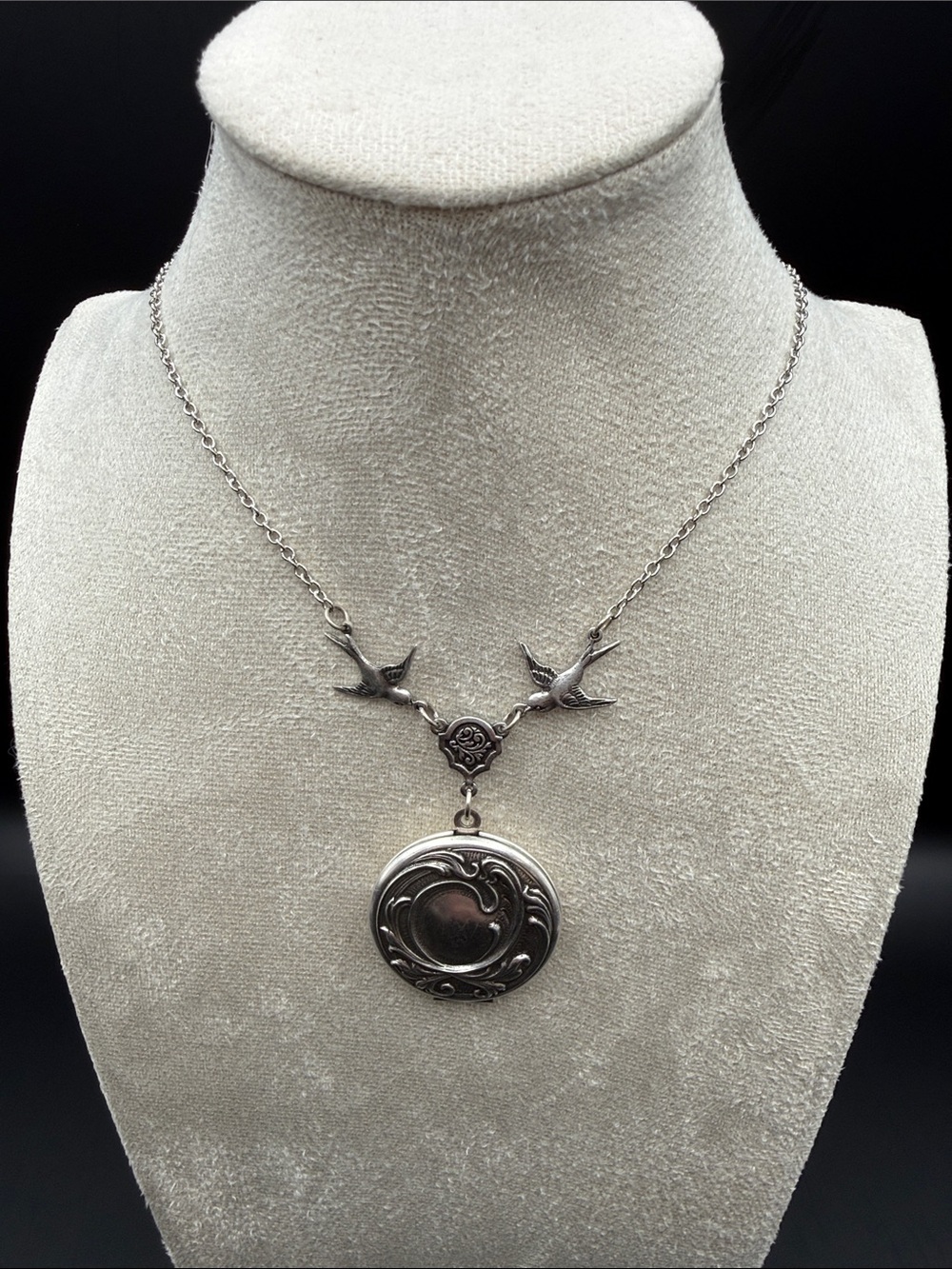 Vintage Silver Tone Swallow Bird Ornate Round Locket Necklace Heart Clasp